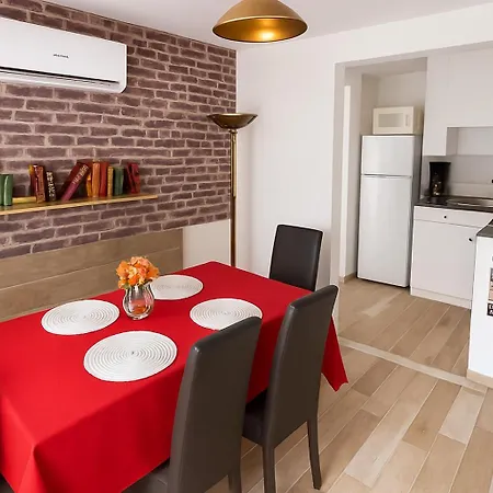 Apartment T2 - Reve D'azur 20m2 Bord De - Piscine Partagee - Parking - Bbq - Draps Inclus *