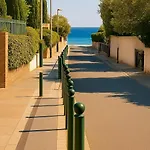 شقة De La Nartelle A Quelques Pas -t2- 20m2 - Piscine Partagee - Parking - Bbq - Calme & Detente Au Reve D'azur