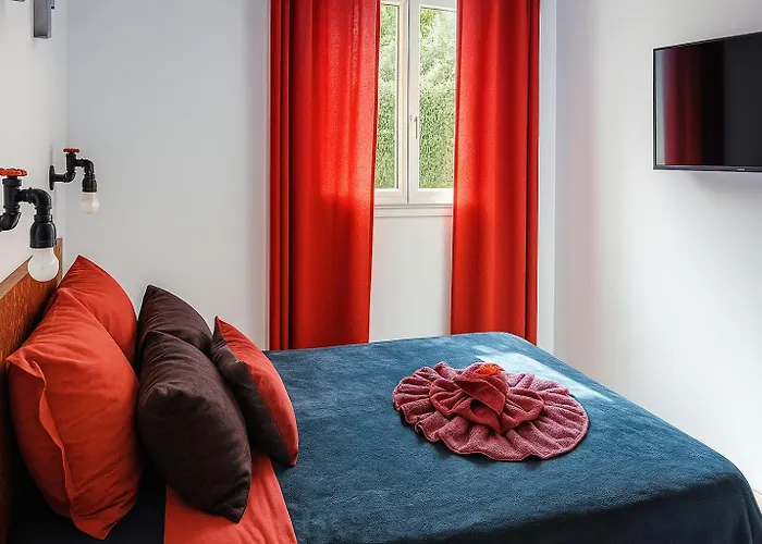 Apartment T2 - Reve D'azur 20m2 Bord De Mer- De La Nartelle- Maxime - Piscine Partagee - Parking - Bbq - Draps Inclus *