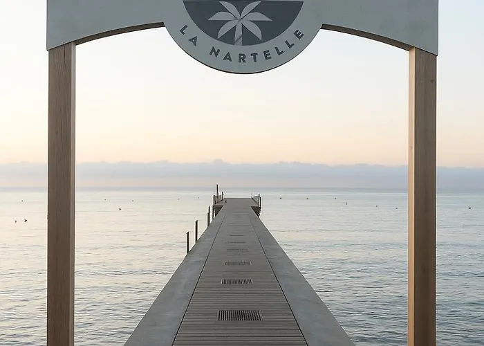 T2 - Reve D'azur 20m2 Bord De Mer- De La Nartelle- Maxime - Piscine Partagee - Parking - Bbq - Draps Inclus Διαμέρισμα